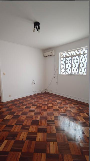 CASA RESIDENCIAL 190m²  com Perto de escolas, Perto de transporte público, Perto de vias de acesso, Area de Servico, Entrada Lateral, Escritorio, Quintal, Sala de Jantar, 3 Dormitórios, 3 Banheiros, 2 Salas, 2 Garagem, Ar Condicionado, Lavabo, Cozinha, Edicula, Jardim. 
EXCELENTE NEGOCIO