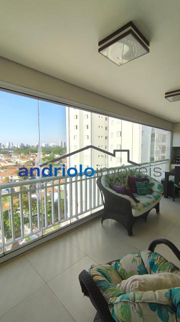 Excelente apartamento em condomínio fechado na Granja Julieta, com planta inteligente e ambientes amplos. Ideal para quem busca conforto, segurança e praticidade em uma das regiões mais valorizadas da zona sul de São Paulo.

3 dormitórios, todos suítes

5 banheiros (incluindo lavabo e WC de serviço)

2 salas (estar e jantar)

Terraço gourmet com churrasqueira

Cozinha planejada

Área de serviço com dependência de empregada

Closet

Armários embutidos

2 vagas cobertas

Infraestrutura do condomínio:

Portaria 24h

Segurança patrimonial

Piscina

Playground

Quadra poliesportiva

Sala de ginástica

Sauna

Salão de festas

Salão de jogos

Elevador

Gerador

Interfone

Características do prédio:

23 andares
4 apartamentos por andar

Localização privilegiada:
?  Próximo ao Shopping, escolas e transporte público
? Fácil acesso às principais vias da região

Agende sua visita