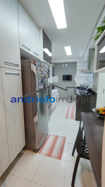 Apartamento sofisticado e mobiliado com requinte em condomínio fechado, ideal para quem busca conforto, praticidade e excelente localização. Com ambientes amplos, modernos e muito bem distribuídos, o imóvel oferece varanda gourmet , churrasqueira a carvão, terraço gourmet e ar-condicionado na varanda, sala e suite.
São 3 dormitórios, todos suítes, além de closet, escritório, lavabo, ampla sala de jantar e estar aconchegantes para receber familiares e amigos com muito estilo. A cozinha conta com armários planejados, área de serviço funcional.
O apartamento possui 2 vagas cobertas, depósito no subsolo e está localizado em andar alto.
O condomínio oferece infraestrutura completa com portaria 24 horas, piscina, sauna, salão de festas, salão de jogos, quadra poliesportiva, enfim lazer completo.
Localização privilegiada, próximo a shopping centers, escolas, transporte público e importantes vias de acesso.