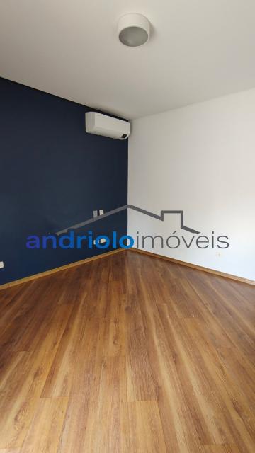 CASA RESIDENCIAL 184m²  com Area de Servico, Armario de Cozinha, Armario Embutido, Churrasqueira, Closet, Despensa, Entrada de Servico Independent, Quintal, Sala de Jantar, 3 Dormitórios, 1 Suites, 4 Banheiros, 2 Salas, 2 Vagas, 2 Garagem, Ar Condicionado, Lavabo, Cozinha, Dormitório Empregada, Garagem Coberta, Edicula, Vaga Coberta. Aceita financiamento. 