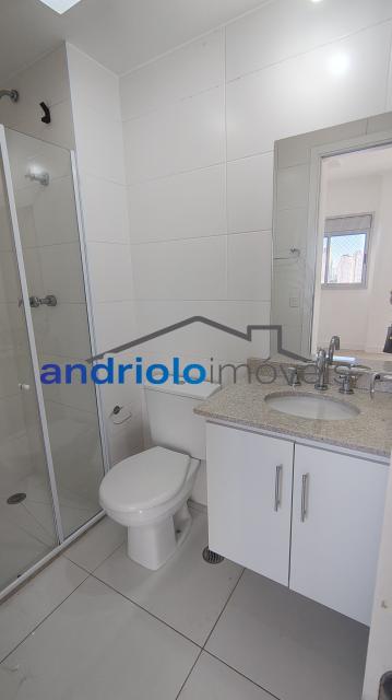 Studio moderno e bem localizado, ideal para quem busca praticidade e mobilidade na zona sul de São Paulo.

34m² bem distribuídos

Ambiente integrado

1 banheiro

1 vaga de garagem

Condomínio com:

Portaria 24h

Segurança

Vaga DE GARAGEM
Academia
Piscina
Lavanderia
Salão de festas
Sala Home office

Localização privilegiada:
? Próximo ao Shopping
? Próximo a escolas
? Fácil acesso ao transporte público e principais vias

Condições:
[inserir valor do aluguel, condomínio e IPTU se desejar]

Agende sua visita!