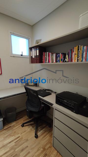 Maravilhoso apartamento em condomínio clube. Localizado na zona sul de São Paulo na Rua do Carreiro de Pedra. Apartamento com 121m², Reformado totalmente. Com 3 Dormitórios sendo 1 suíte, 2 Banheiros, 1 Sala, Lavabo, Cozinha, Sala de Jantar, Area de Serviço, Armários planejados, Closet, Escritório, cozinha conceito aberto, Fechadura eletrônica nas duas portas principais, Varanda gourmet, Churrasqueira, 2 vagas na garagem. Área comum com Piscinas sendo uma aquecida, playground, quadra poliesportiva, sala de ginástica, salões de festa, sauna, salão de jogos, brinquedoteca, bicicletário, assessoria esportiva. Condomínio com segurança patrimonial, elevadores, gerador, 2 portarias sendo uma de serviço e outra social, segurança e monitoramento por câmeras. Consumo de gás individualizado. Garantias Aceita para a locação: Seguro fiança ou titulo de capitalização a ser ofertado e analisado.
Não é permitido PET.