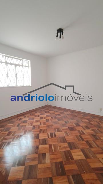 CASA RESIDENCIAL 190m²  com Perto de escolas, Perto de transporte público, Perto de vias de acesso, Area de Servico, Entrada Lateral, Escritorio, Quintal, Sala de Jantar, 3 Dormitórios, 3 Banheiros, 2 Salas, 2 Garagem, Ar Condicionado, Lavabo, Cozinha, Edicula, Jardim. 
EXCELENTE NEGOCIO
