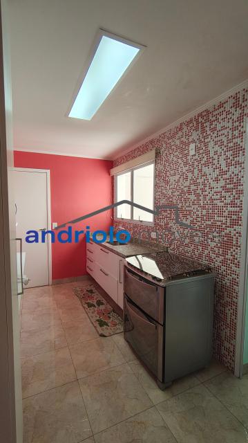 Excelente apartamento em condomínio fechado na Granja Julieta, com planta inteligente e ambientes amplos. Ideal para quem busca conforto, segurança e praticidade em uma das regiões mais valorizadas da zona sul de São Paulo.

3 dormitórios, todos suítes

5 banheiros (incluindo lavabo e WC de serviço)

2 salas (estar e jantar)

Terraço gourmet com churrasqueira

Cozinha planejada

Área de serviço com dependência de empregada

Closet

Armários embutidos

2 vagas cobertas

Infraestrutura do condomínio:

Portaria 24h

Segurança patrimonial

Piscina

Playground

Quadra poliesportiva

Sala de ginástica

Sauna

Salão de festas

Salão de jogos

Elevador

Gerador

Interfone

Características do prédio:

23 andares
4 apartamentos por andar

Localização privilegiada:
?  Próximo ao Shopping, escolas e transporte público
? Fácil acesso às principais vias da região

Agende sua visita