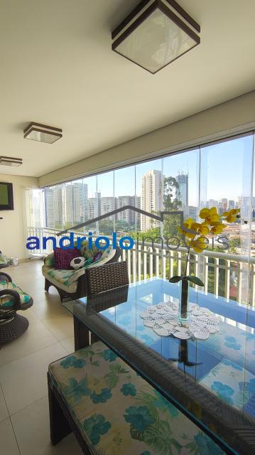 Excelente apartamento em condomínio fechado na Granja Julieta, com planta inteligente e ambientes amplos. Ideal para quem busca conforto, segurança e praticidade em uma das regiões mais valorizadas da zona sul de São Paulo.

3 dormitórios, todos suítes

5 banheiros (incluindo lavabo e WC de serviço)

2 salas (estar e jantar)

Terraço gourmet com churrasqueira

Cozinha planejada

Área de serviço com dependência de empregada

Closet

Armários embutidos

2 vagas cobertas

Infraestrutura do condomínio:

Portaria 24h

Segurança patrimonial

Piscina

Playground

Quadra poliesportiva

Sala de ginástica

Sauna

Salão de festas

Salão de jogos

Elevador

Gerador

Interfone

Características do prédio:

23 andares
4 apartamentos por andar

Localização privilegiada:
?  Próximo ao Shopping, escolas e transporte público
? Fácil acesso às principais vias da região

Agende sua visita