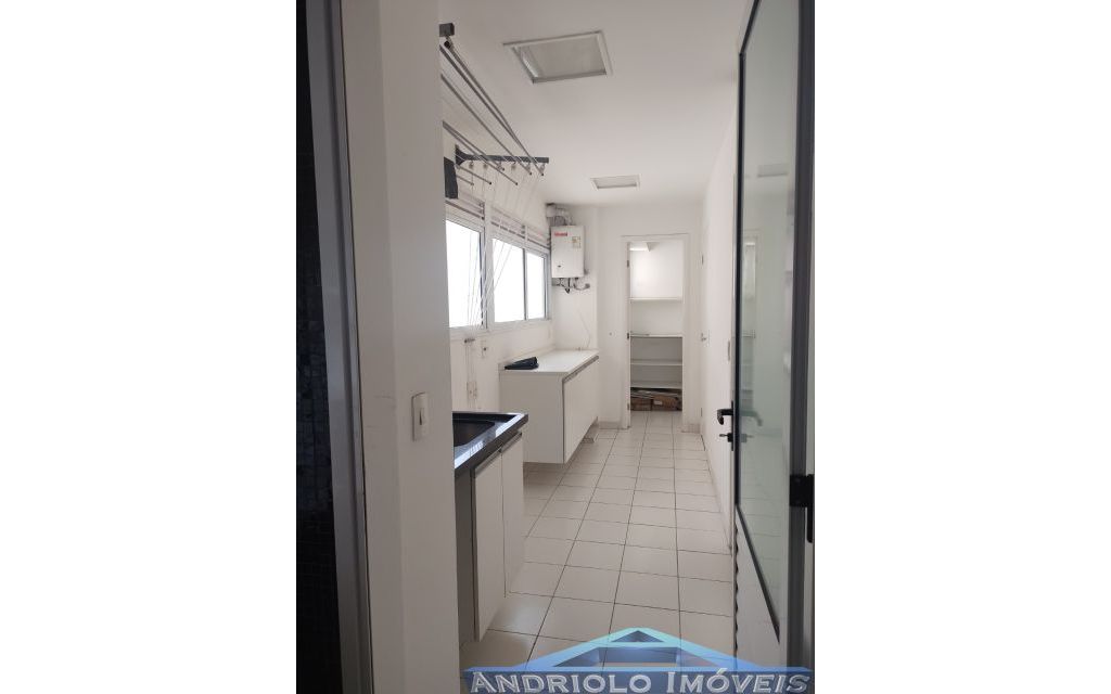 APARTAMENTO RESIDENCIAL 154m², Hall social privativo, Area de Servico, Armario de Cozinha, Armario Embutido, Churrasqueira, Closet, Escritorio, Piscina, Quadra PoliEsportiva, Sala de Ginastica, Sala de Jantar, Varanda, 3 Dormitórios, 1 Suites, 4 Banheiros, 2 Salas, 2 Vagas, 2 Garagem, 23 Quantidade de Andar, Lavabo, Cozinha, Dormitório Empregada, Sacada, Salão de Festa, Elevador, Sauna, Salão de Jogos, 4 Quantidade por Andar, Interfone, Terraço Gourmet, Vaga Coberta. 