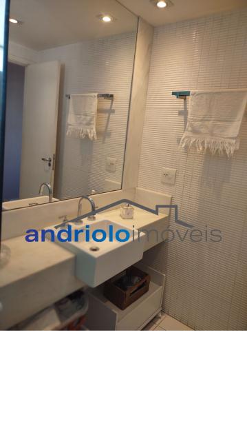 Apartamento espaçoso e elegante em condomínio fechado na Granja Julieta. Planta bem distribuída, com excelente acabamento e varanda gourmet. Perfeito para quem busca conforto, lazer e segurança em localização privilegiada.

3 dormitórios, sendo 1 suíte com closet

4 banheiros (incluindo lavabo)

2 salas (estar e jantar)

Cozinha planejada com armários

Área de serviço

Terraço gourmet com churrasqueira

Varanda

Sacada

Armários embutidos

2 vagas cobertas de garagem + garagem rotativa para visitantes

Lazer e estrutura do condomínio: assessoria esportiva

Portaria 24h e segurança patrimonial

Piscina

Playground

Quadra poliesportiva

Sala de ginástica

Sauna

Salão de festas

Salão de jogos

Elevador

Interfone

Gerador

Detalhes do prédio:

23 andares

4 apartamentos por andar

Localização excelente:
? Próximo ao Shopping
? Perto de escolas e transporte público
? Fácil acesso às principais vias

Agende uma visita