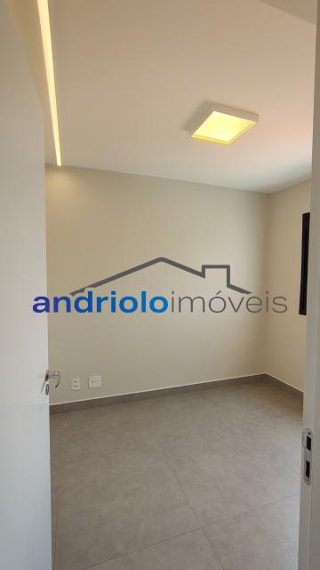 APARTAMENTO RESIDENCIAL 81m²  com Condominio fechado, Perto de escolas, Perto de transporte público, Perto de vias de acesso, Portaria 24h, Area de Servico, Armario de Cozinha, Armario Embutido, Piscina, Quadra PoliEsportiva, Sala de Ginastica, Seguranca Patrimonial, Varanda, 3 Dormitórios, 1 Suites, 2 Banheiros, 2 Salas, 1 Vagas, 1 Garagem, 11 Quantidade de Andar, Cozinha, Elevador, Sauna, Interfone. 