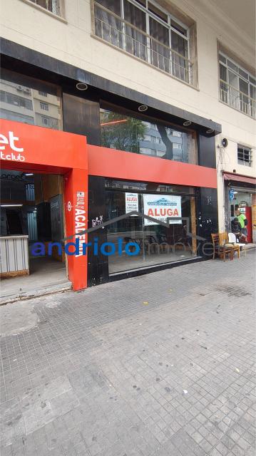 Ampla loja com 98m²  proxima a rua Santa Ifigenia e a Rua Casper Libero, com 4 Banheiros, mezzanino.
Excelente local para comercio, com movimento.
Temos plantonista no local as terças, quintas e sabados.
Venha conhecer.