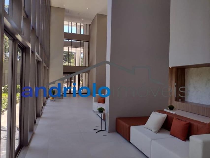 Condomínio Hi View Alto da Boa Vista.
Rua Coronel Luiz Barroso, 566.  
-95,85 metros.
-1 suíte com sacada.
-1 dormitório.
-1 lavabo.
-Total de 3 banheiros.
-5 elevadores por andar. Sendo 3 elevadores no Hall desta unidade.
-1 vaga de garagem livre. Não precisa de manobrista.
-Lazer completo.
-Sol da manhã.
-Pé direito duplo no Hall Social na entrada do Condomínio.
-11° andar.
-Vista para Granja Julieta, Parque Severo Gomes e Av Engenheiro Luiz Carlos Berrini.
-7 minutos a pé do metrô Adolfo Pinheiro, distância de 550 metros.
-9 minutos a pé do metrô Alto da Boa Vista, distância de 650 metros.
-IPTU R$ 146,46
-Condomínio R$ 611,28
-Implantação do sistema de segurança R$ 214,43