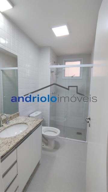 Este amplo apartamento residencial de 110m² oferece uma planta bem distribuída e ambientes aconchegantes, ideal para quem busca morar em um condomínio completo.
3 dormitórios, sendo 1 suíte
2 salas amplas (estar e jantar)
Varanda gourmet com churrasqueira a carvão
Cozinha com armários planejados
Área de serviço
Dependência de empregada com WC
Lavabo
Armários embutidos
4 banheiros no total
2 vagas de garagem cobertas + depósito no subsolo

Estrutura do condomínio:

Condomínio fechado com portaria 24h e segurança patrimonial
Piscina
Academia (sala de ginástica)
Quadra poliesportiva
Pista de cooper
Salão de festas
Salão de jogos
Sauna
Localização privilegiada:

Próximo a escolas e comercios