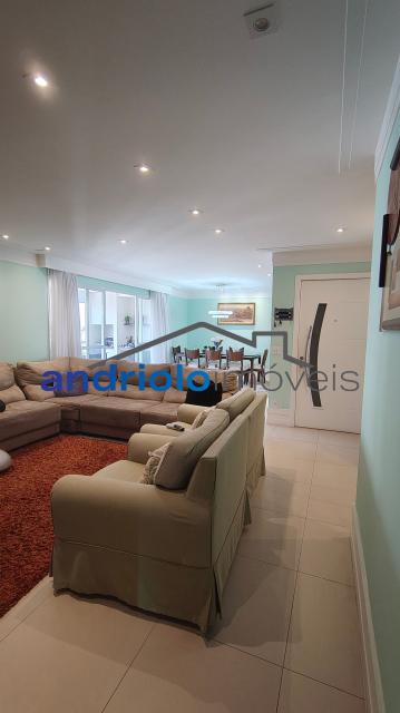 Excelente apartamento em condomínio fechado na Granja Julieta, com planta inteligente e ambientes amplos. Ideal para quem busca conforto, segurança e praticidade em uma das regiões mais valorizadas da zona sul de São Paulo.

3 dormitórios, todos suítes

5 banheiros (incluindo lavabo e WC de serviço)

2 salas (estar e jantar)

Terraço gourmet com churrasqueira

Cozinha planejada

Área de serviço com dependência de empregada

Closet

Armários embutidos

2 vagas cobertas

Infraestrutura do condomínio:

Portaria 24h

Segurança patrimonial

Piscina

Playground

Quadra poliesportiva

Sala de ginástica

Sauna

Salão de festas

Salão de jogos

Elevador

Gerador

Interfone

Características do prédio:

23 andares
4 apartamentos por andar

Localização privilegiada:
?  Próximo ao Shopping, escolas e transporte público
? Fácil acesso às principais vias da região

Agende sua visita