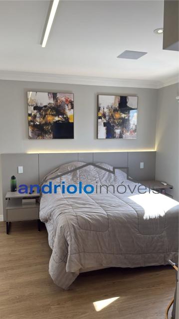 Excelente apartamento em condomínio fechado, com localização privilegiada, próximo a shopping centers, escolas e principais vias de acesso.

Destaques do imóvel:

2 dormitórios, sendo 2 suítes

3 banheiros

2 salas (estar e jantar)

Lavabo

Cozinha planejada com armários

Área de serviço

Varanda e terraço gourmet com churrasqueira

Closet e armários embutidos

Ar-condicionado

2 vagas cobertas de garagem (rotativas)

Sacada ampla e arejada

Lazer e infraestrutura do condomínio:

Piscina, sauna e salão de festas

Churrasqueira e espaço gourmet

Quadra poliesportiva, sala de ginástica e salão de jogos

Portaria 24h e segurança patrimonial

Elevador, gerador, interfone

Ambiente familiar e seguro

Condomínio com 23 andares e apenas 4 apartamentos por andar, garantindo privacidade e conforto.

Agende sua visita e venha conhecer seu novo lar!