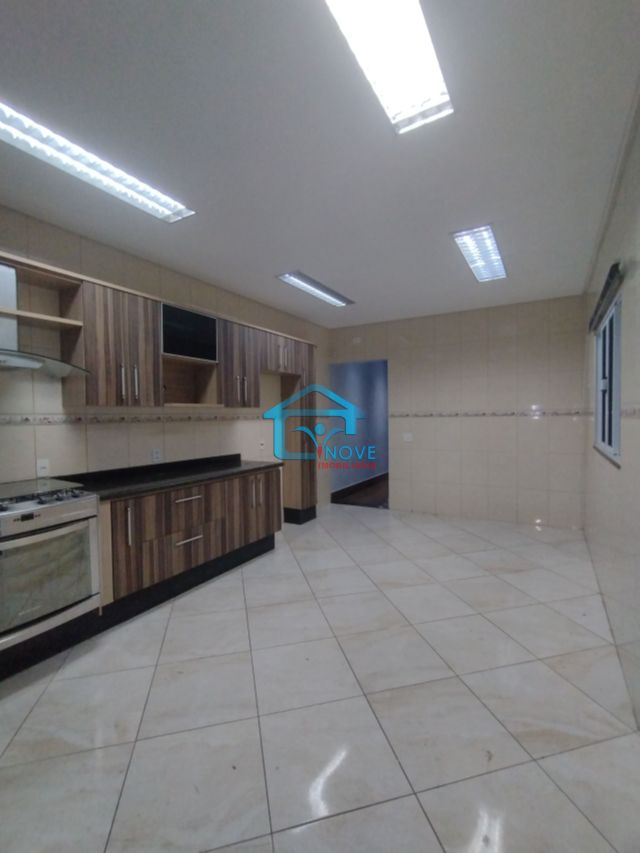 0d9a319d-1a2a-43b3-a693-dc5e0d2fcc1b-Inove Imobiliaria SOBRADO Parque Santa Laura 15808 Sobrado à venda na região de Ferraz de Vasconcelos, medindo aproximadamente 290m². 