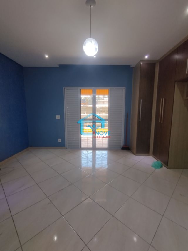 8d35649d-4af5-4285-81eb-44407cb71bb5-Inove Imobiliaria SOBRADO Parque Santa Laura 15809 Sobrado à venda na região de Ferraz de Vasconcelos, medindo aproximadamente 290m². 