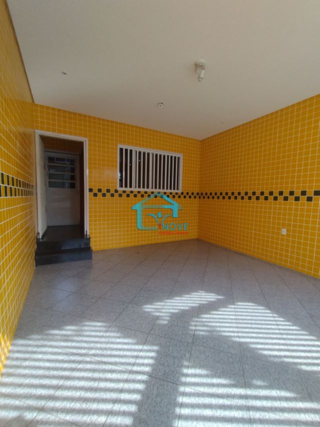 d28771ed-a331-44d6-826e-9a758a1990ad-Inove Imobiliaria SOBRADO Parque Santa Laura 15813 Sobrado à venda na região de Ferraz de Vasconcelos, medindo aproximadamente 290m². 