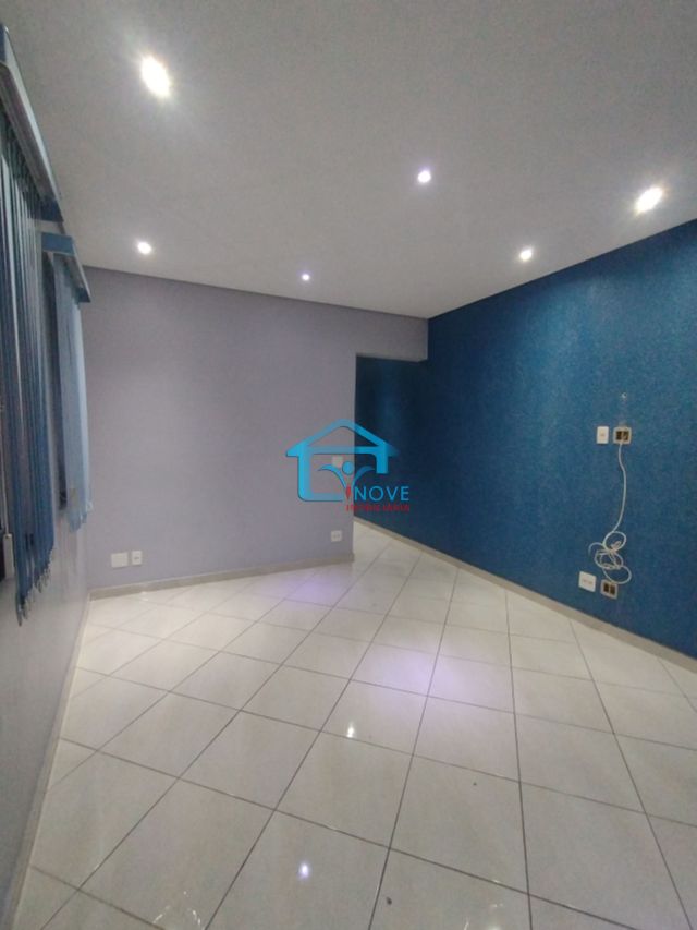 df8b4909-1d60-4520-b194-fbbd71a76d3a-Inove Imobiliaria SOBRADO Parque Santa Laura 15811 Sobrado à venda na região de Ferraz de Vasconcelos, medindo aproximadamente 290m². 