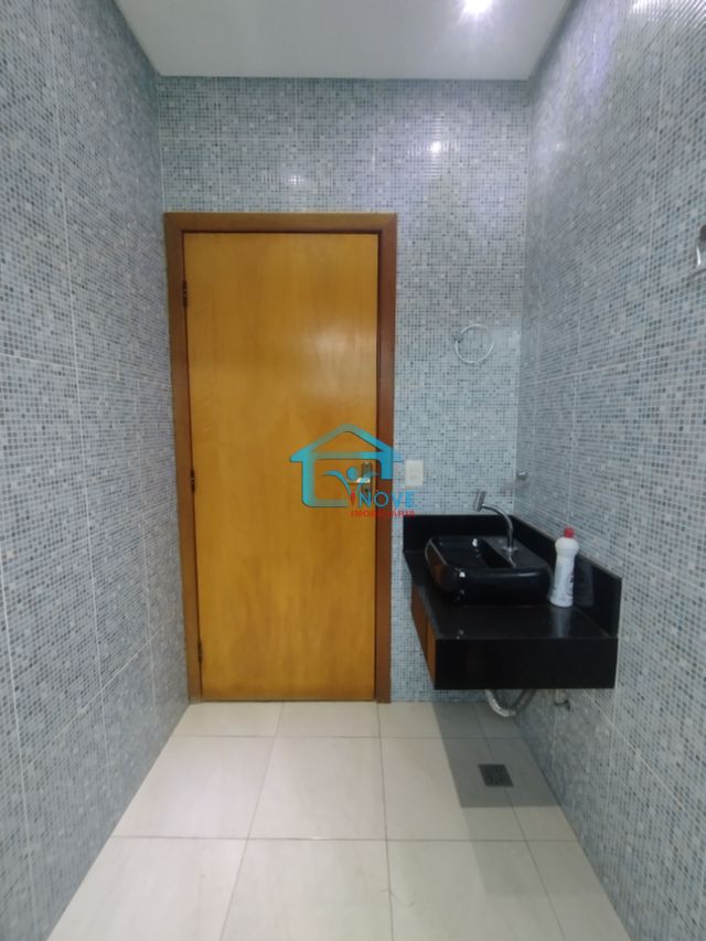 ffb27c8b-b63c-44bc-a127-12c2d2a985e0-Inove Imobiliaria SOBRADO Parque Santa Laura 15823 Sobrado à venda na região de Ferraz de Vasconcelos, medindo aproximadamente 290m². 