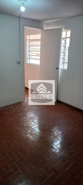Casa para locação de 2 quartos, cozinha e banheiro