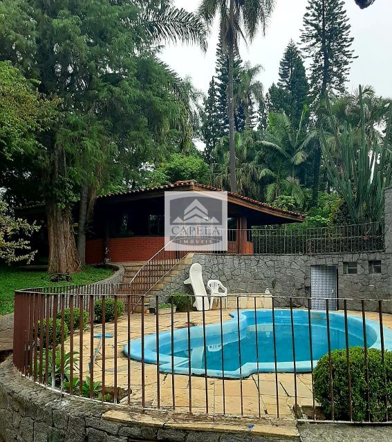 b3128ca6-4e99-42b9-b194-753760d749c7-CAPELA CASA Vila Albertina 53048 Casa térrea a venda de 3 dormitórios sendo 3 suítes no bairro Jardim Floresta.