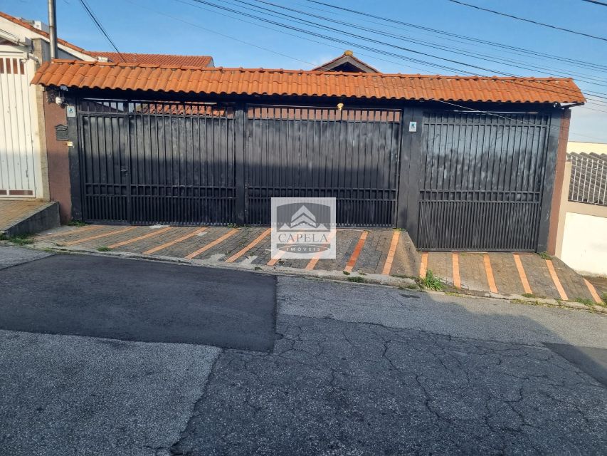 Linta casa térra com piscina a venda  no bairro de Santa Terezinha