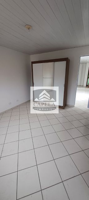 Casa quarto cozinha e  baneiro para locação no Jardim Peri