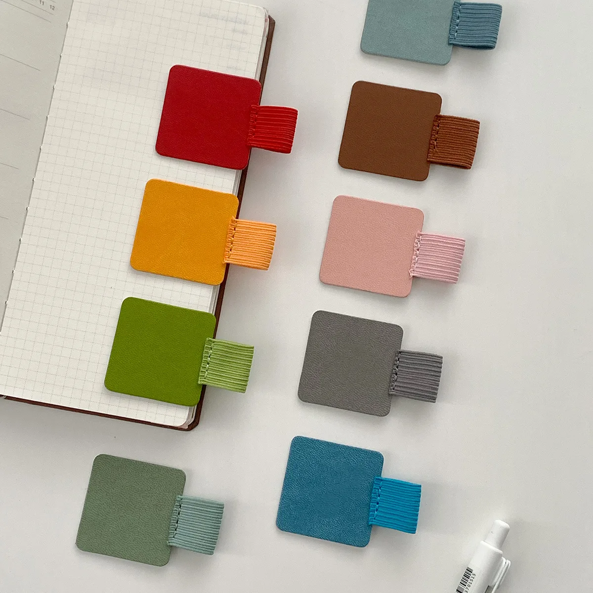 Pacote com 1/5 Suportes Elásticos para Canetas para Cadernos, Diários e Agendas - Cores Sortidas - Material de Escritório e Escolar
