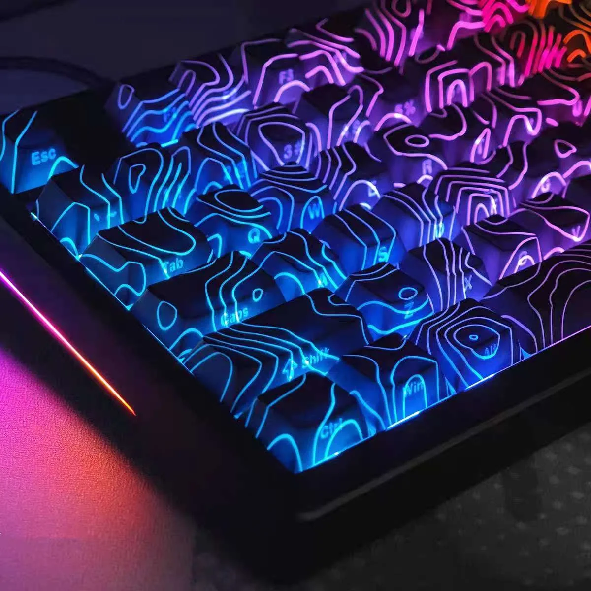 Conjunto de 130+ Teclas PBT com Impressão Lateral Branca, Perfil Cherry, Retroiluminadas RGB, Sublimação de Tinta, para Teclado Mecânico Gamer Cherry MX Conjunto de 130+ Teclas PBT com Impressão Lateral Branca, Perfil Cherry, Retroiluminadas RGB, Sublimação de Tinta, para Teclado Mecânico Gamer Cherry MX