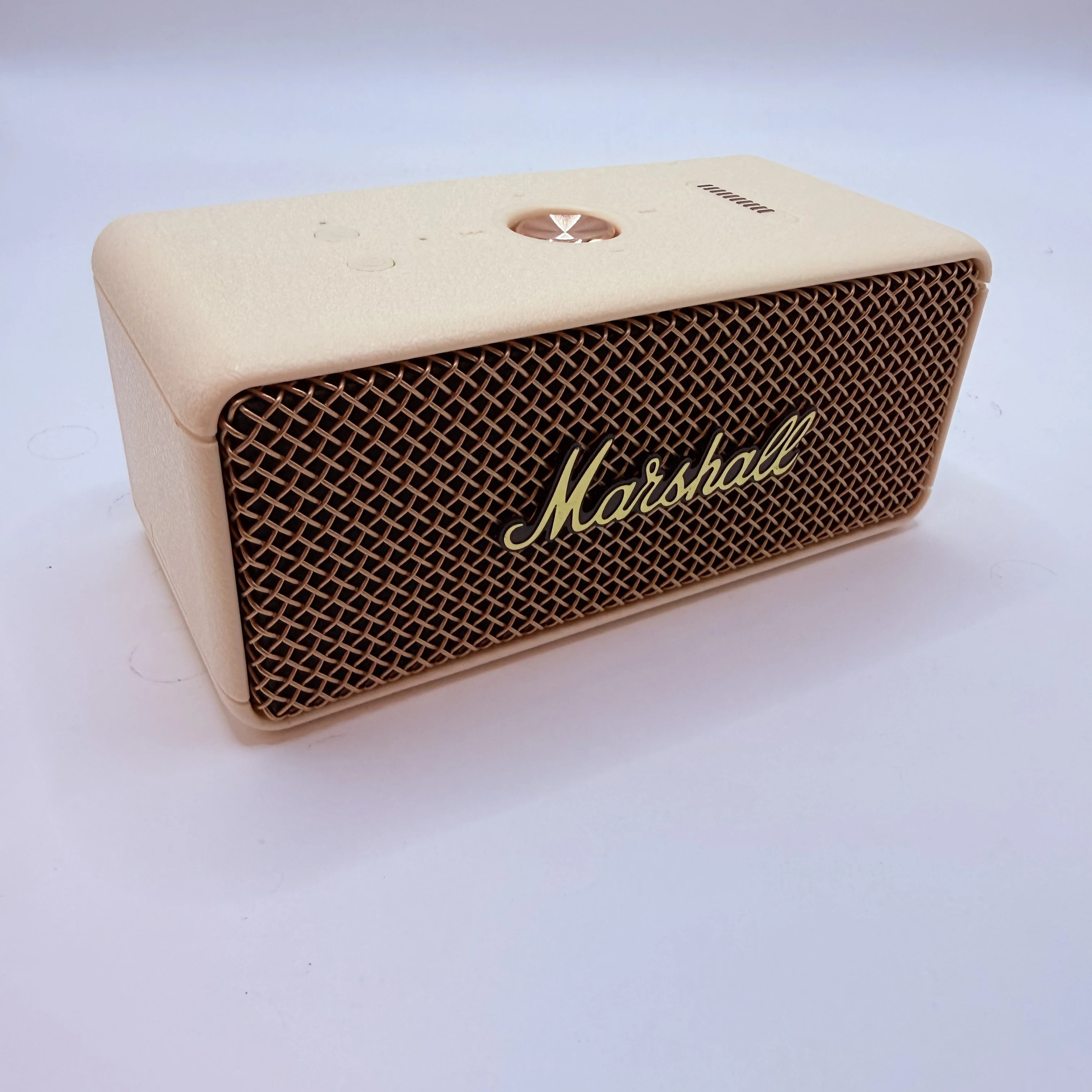 Caixa de Som Bluetooth Portátil Marshall Emberton III em Plástico PVC, Caixa de Som Estéreo Sem Fio Retrô, Mini Caixa de Som com 32 Horas de Reprodução Contínua