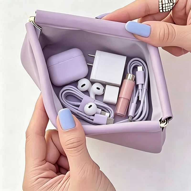 Bolsa Mini Portátil de PU com Fecho Automático para Armazenamento de Fones de Ouvido, Cabos de Carregamento, Moedas e Batons Bolsa Mini Portátil de PU com Fecho Automático para Armazenamento de Fones de Ouvido, Cabos de Carregamento, Moedas e Batons
