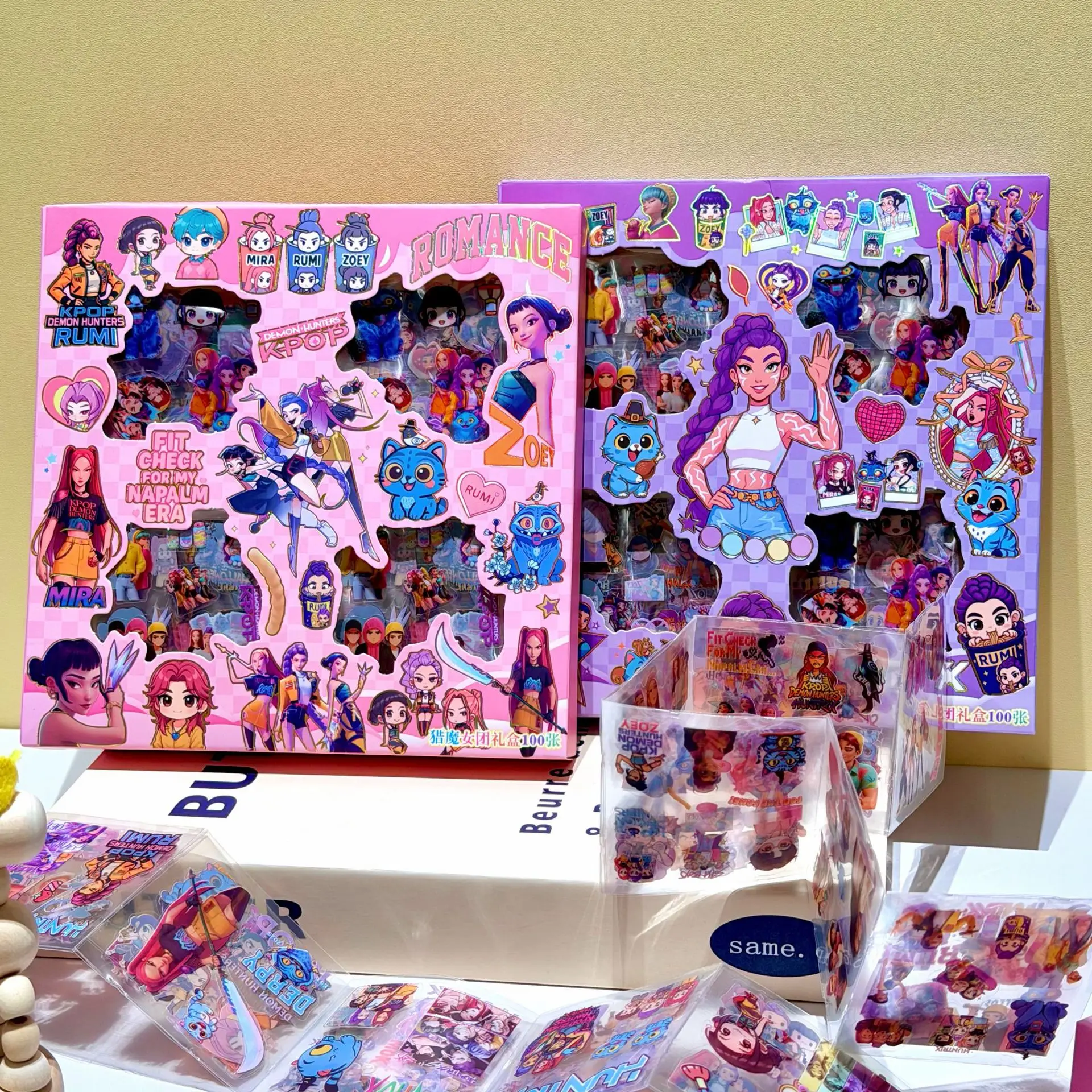 Conjunto de 100 Adesivos de Anime em Estilo Cartoon Rumi Mira Zoey, Impermeáveis, Presentes Decorativos DIY para Guitarra, Caderno e Bagagem