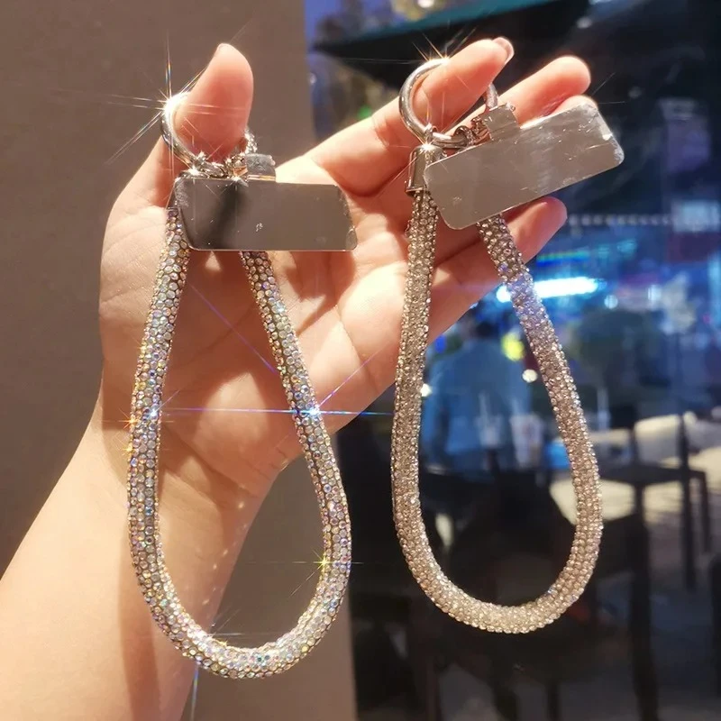 Cordão de Luxo para Celular com Diamantes e Clipe de Metal Universal, Corrente Curta para Pulso, Acessório de Mão para Celulares