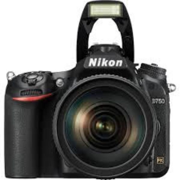 Camara nikon d780 kit 24-120 vr