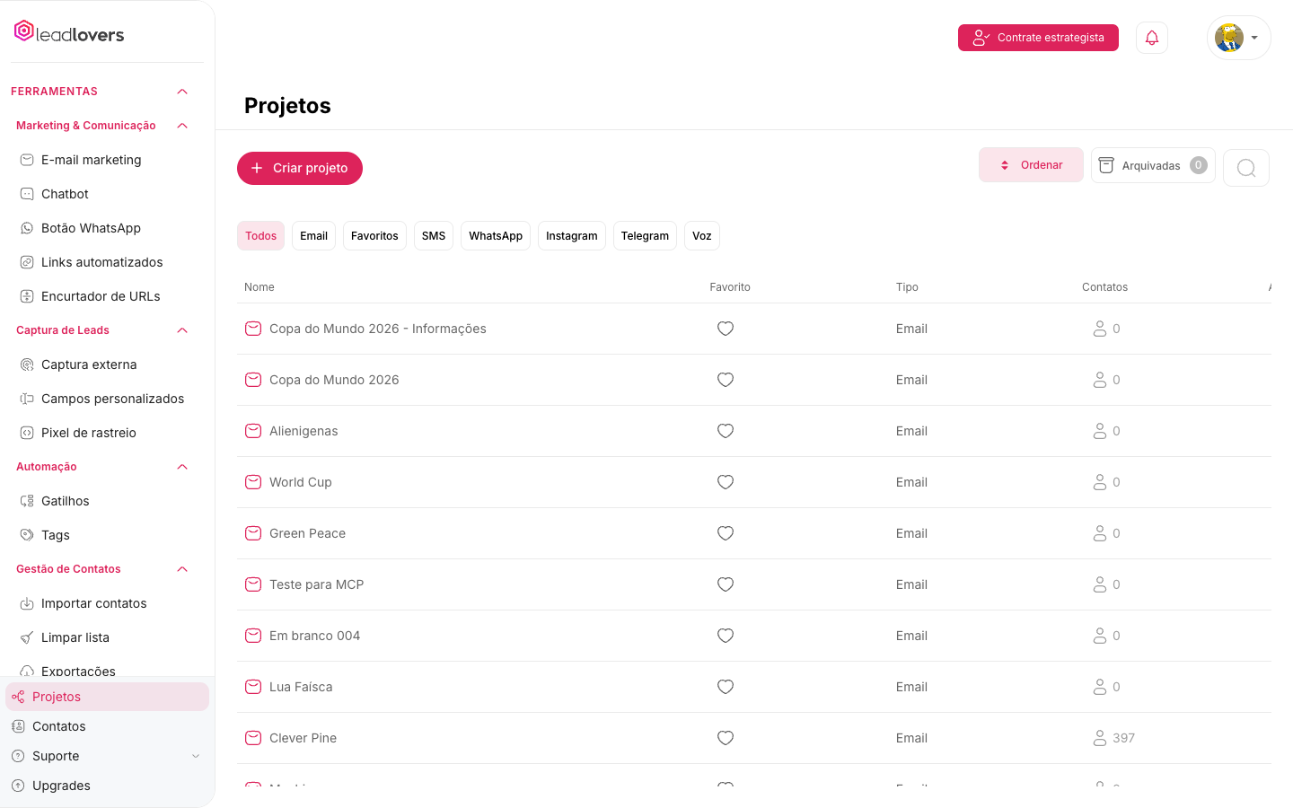 Página de Projetos com botão de criar, filtros por canal e tabela com nome, tipo e contatos