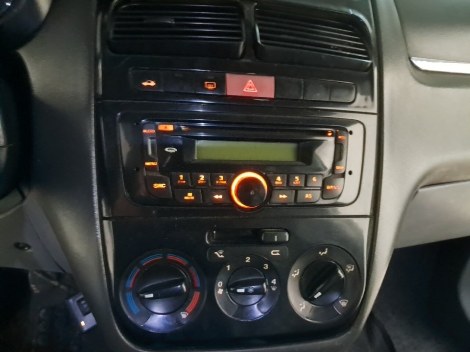 FIAT LINEA 1.8 ESSENCE 16V FLEX 4P MANUAL 2012/2013 — foto do lote