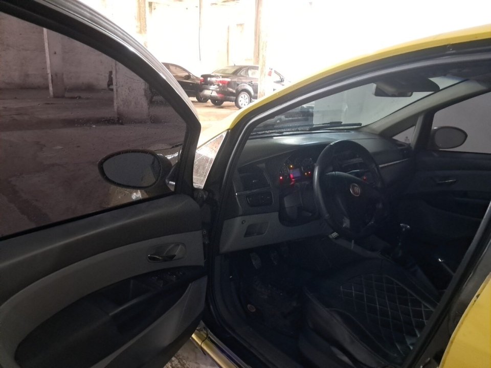 FIAT LINEA 1.8 ESSENCE 16V FLEX 4P MANUAL 2012/2013 — foto do lote