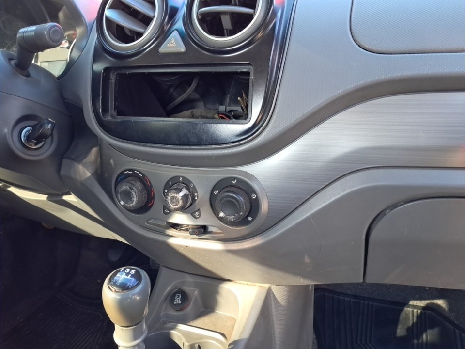 FIAT PALIO 1.0 MPI ATTRACTIVE 8V FLEX 4P MANUAL 2013/2014 — foto do lote