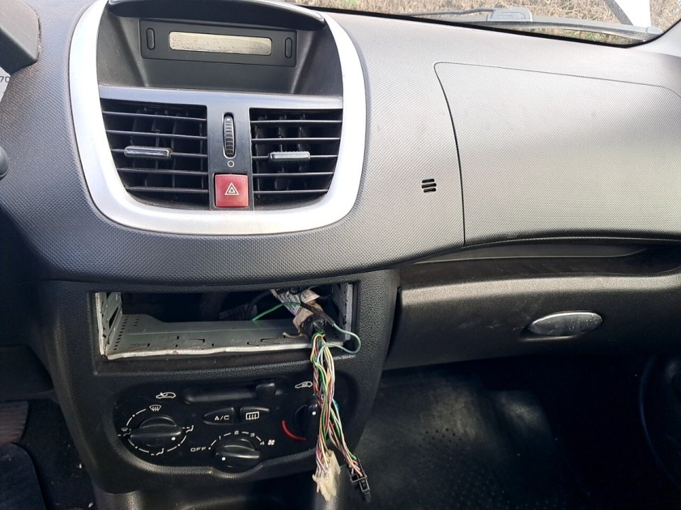 PEUGEOT 207 1.4 XR PASSION SPORT 8V FLEX 4P MANUAL 2010/2011 — foto do lote