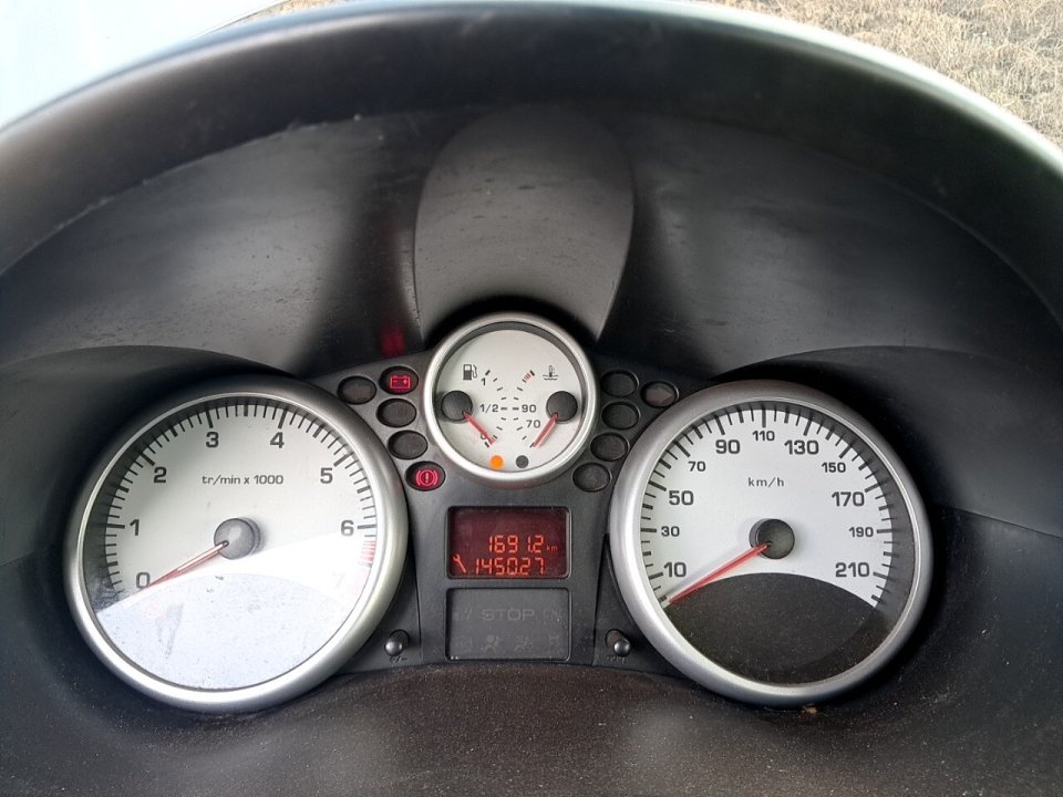 PEUGEOT 207 1.4 XR PASSION SPORT 8V FLEX 4P MANUAL 2010/2011 — foto do lote