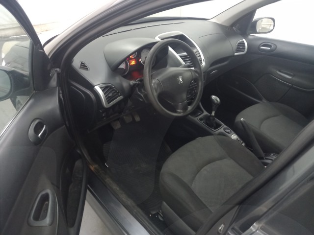 Vehicle_photo_6