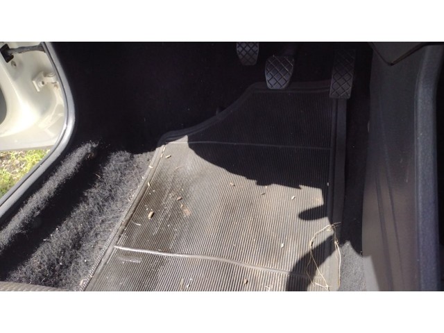 Vehicle_photo_4