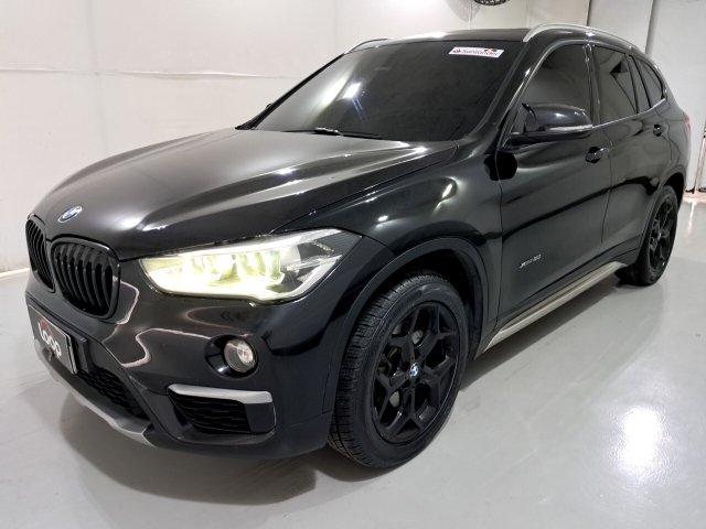 BMW X1 S20I ACTIVEFLEX Frente Motorista