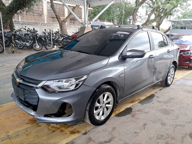 Veículo GM - Chevrolet Onix Chevrolet Onix Plus 10TAT LT1 2020/2021 com avarias e sem chave 2021 em leilão