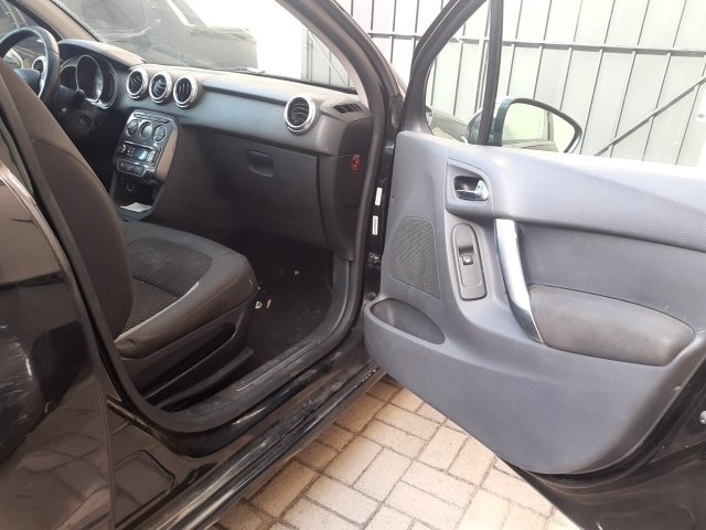 Vehicle_photo_9