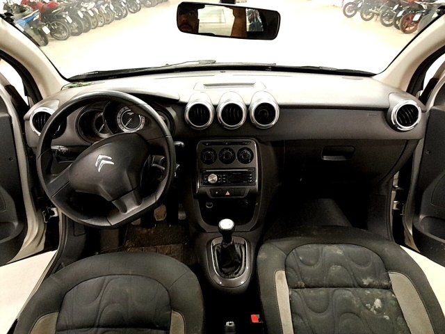 Vehicle_photo_7