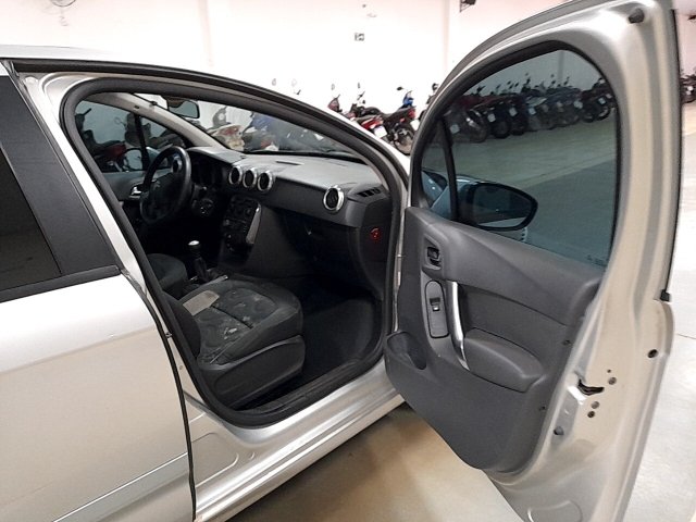 Vehicle_photo_9