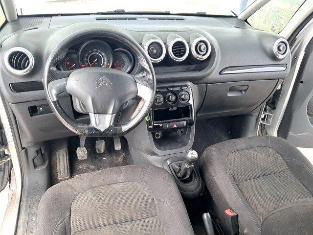 Vehicle_photo_9