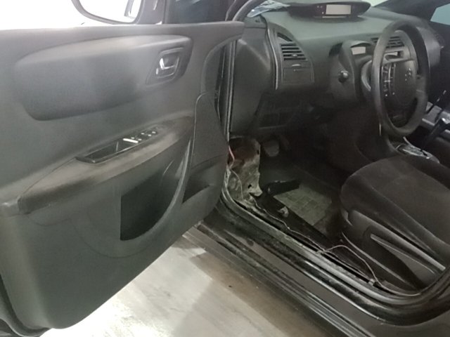 Vehicle_photo_8