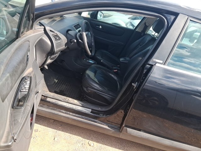 Vehicle_photo_12
