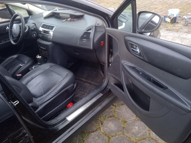 Vehicle_photo_9